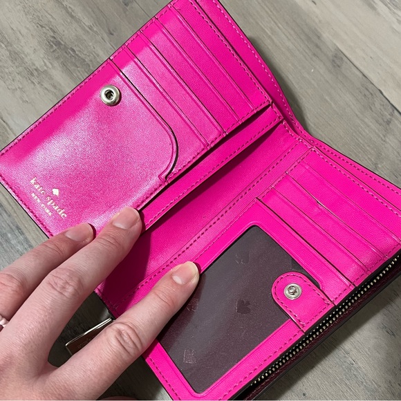 Kate Spade Billfold Wallet, Large, Good Condition - Picture 3 of 4